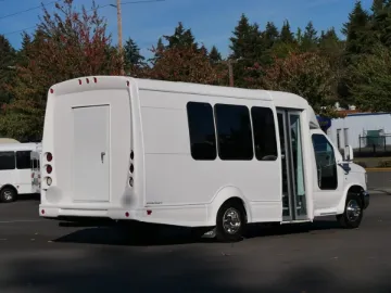 Picture of 2015 Ford E350 Starcraft Starquest Shuttle Bus