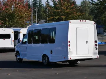 Picture of 2015 Ford E350 Starcraft Starquest Shuttle Bus