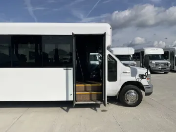 Picture of 2017 Ford E450 Shuttle Bus