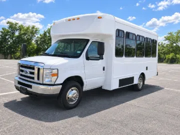 2018 Ford E-350 Starcraft 14P ADA