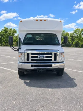 2018 Ford E-350 Starcraft 14P ADA
