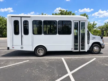2018 Ford E-350 Starcraft 14P ADA