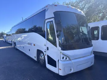 2016 MCI J4500 ADA
