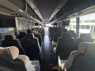 2016 MCI J4500 ADA