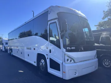 2016 MCI J4500 ADA