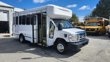 2021 FORD E-450 Shuttle Buses
