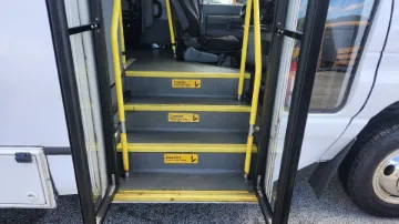 2021 FORD E-450 Shuttle Buses