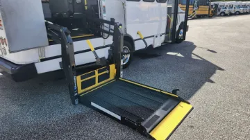 2021 FORD E-450 Shuttle Buses