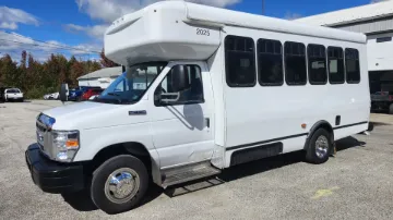 2021 FORD E-450 Shuttle Buses