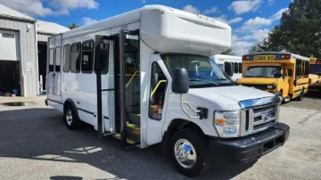 2021 FORD E-450 Shuttle Buses