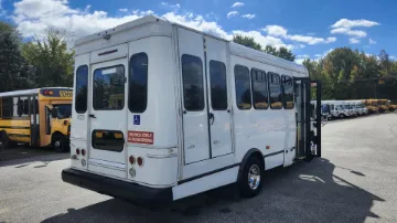 2021 FORD E-450 Shuttle Buses