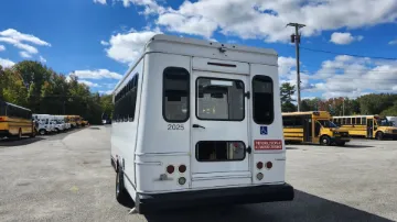 2021 FORD E-450 Shuttle Buses