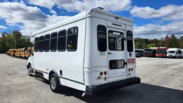 2021 FORD E-450 Shuttle Buses