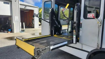 2021 FORD E-450 Shuttle Buses