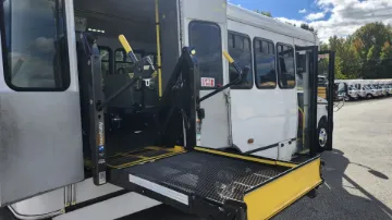 2021 FORD E-450 Shuttle Buses