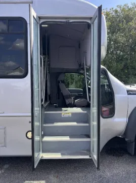 Picture of 2016 Ford F-550 Startrans Diesel 24P