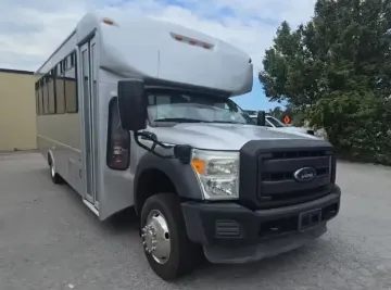 2016 Ford F-550 Super Duty Shuttle Bus