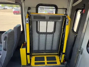 Picture of 2015 Ford F-550 Glaval 28P ADA