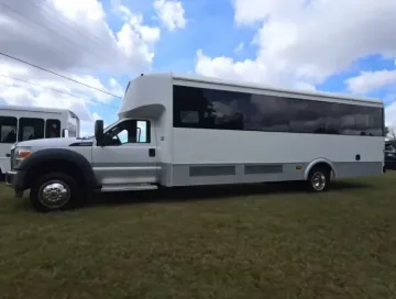 2015 Ford F-550 Glaval 28P ADA