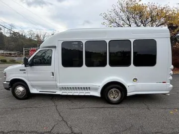 Picture of 2016 Ford E-350 Shuttle Bus
