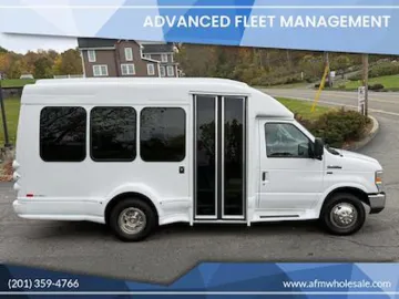 Picture of 2016 Ford E-350 Shuttle Bus