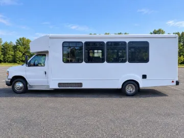 2016 Ford F-450 Shuttle Bus Mini Bus