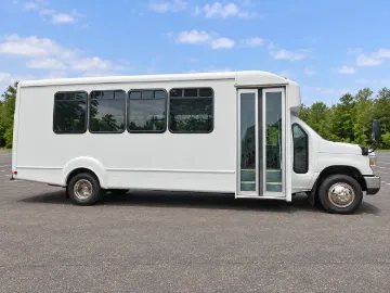 2016 Ford F-450 Shuttle Bus Mini Bus