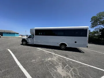 Picture of 2018 Ford F-550 Shuttle Bus ADA