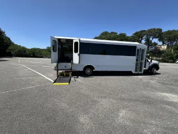 Picture of 2018 Ford F-550 Shuttle Bus ADA