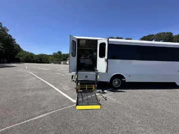 Picture of 2018 Ford F-550 Shuttle Bus ADA