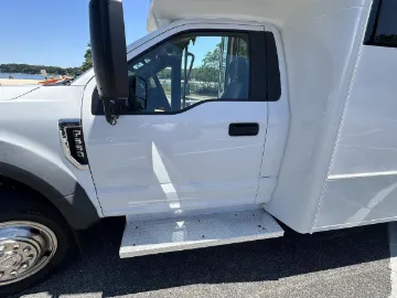 Picture of 2018 Ford F-550 Shuttle Bus ADA