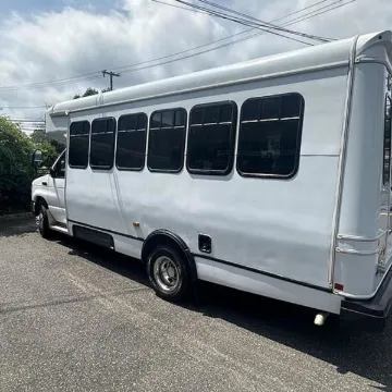 Picture of 2017 Ford E-450 Shuttle Bus ADA