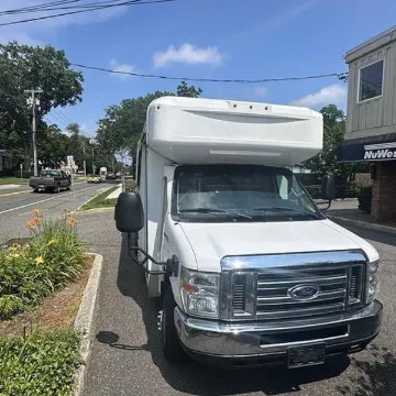 Picture of 2017 Ford E-450 Shuttle Bus ADA
