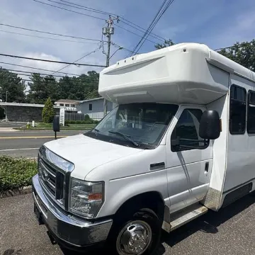 Picture of 2017 Ford E-450 Shuttle Bus ADA