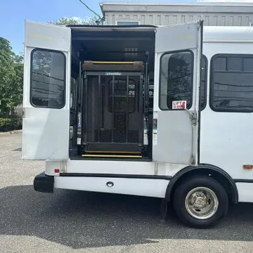 Picture of 2017 Ford E-450 Shuttle Bus ADA