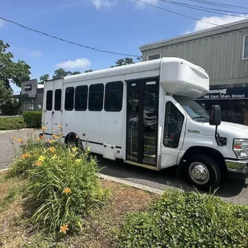 Picture of 2017 Ford E-450 Shuttle Bus ADA