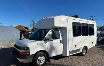 Picture of 2016 Chevrolet Express 3500 Shuttle Bus