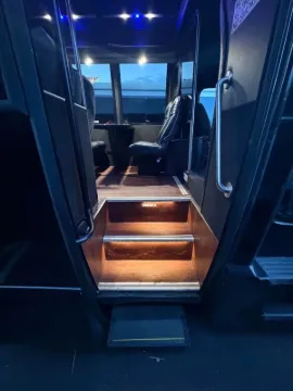 Picture of 2014 Freightliner Gm40 Shuttle Bus Mid Size Bus