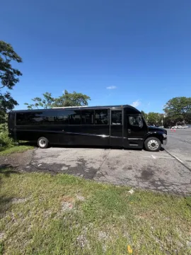 Picture of 2014 Freightliner Gm40 Shuttle Bus Mid Size Bus