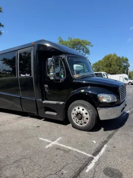 Picture of 2014 Freightliner Gm40 Shuttle Bus Mid Size Bus