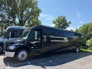 Picture of 2014 Freightliner Gm40 Shuttle Bus Mid Size Bus