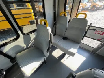 2017 FORD E-350 Mini Buses