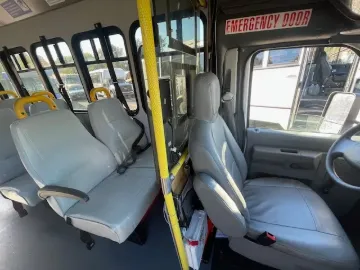 2017 FORD E-350 Mini Buses