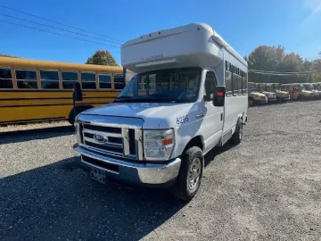 2017 FORD E-350 Mini Buses