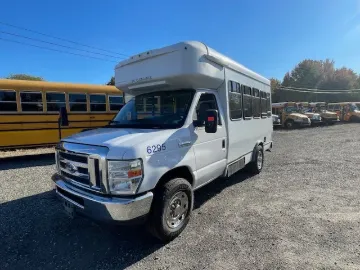 2017 FORD E-350 Mini Buses