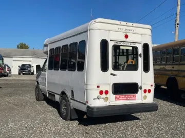 2017 FORD E-350 Mini Buses
