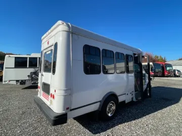 2017 FORD E-350 Mini Buses