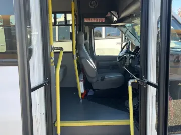 2017 FORD E-350 Mini Buses