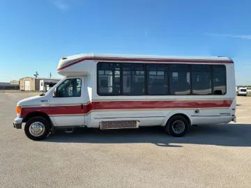 Picture of 2004 Ford E450 Eldorado Aerotech Shuttle Bus ADA