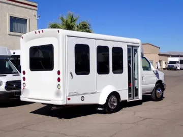 Picture of 2015 Ford E350 Starcraft Starlite Shuttle Bus ADA